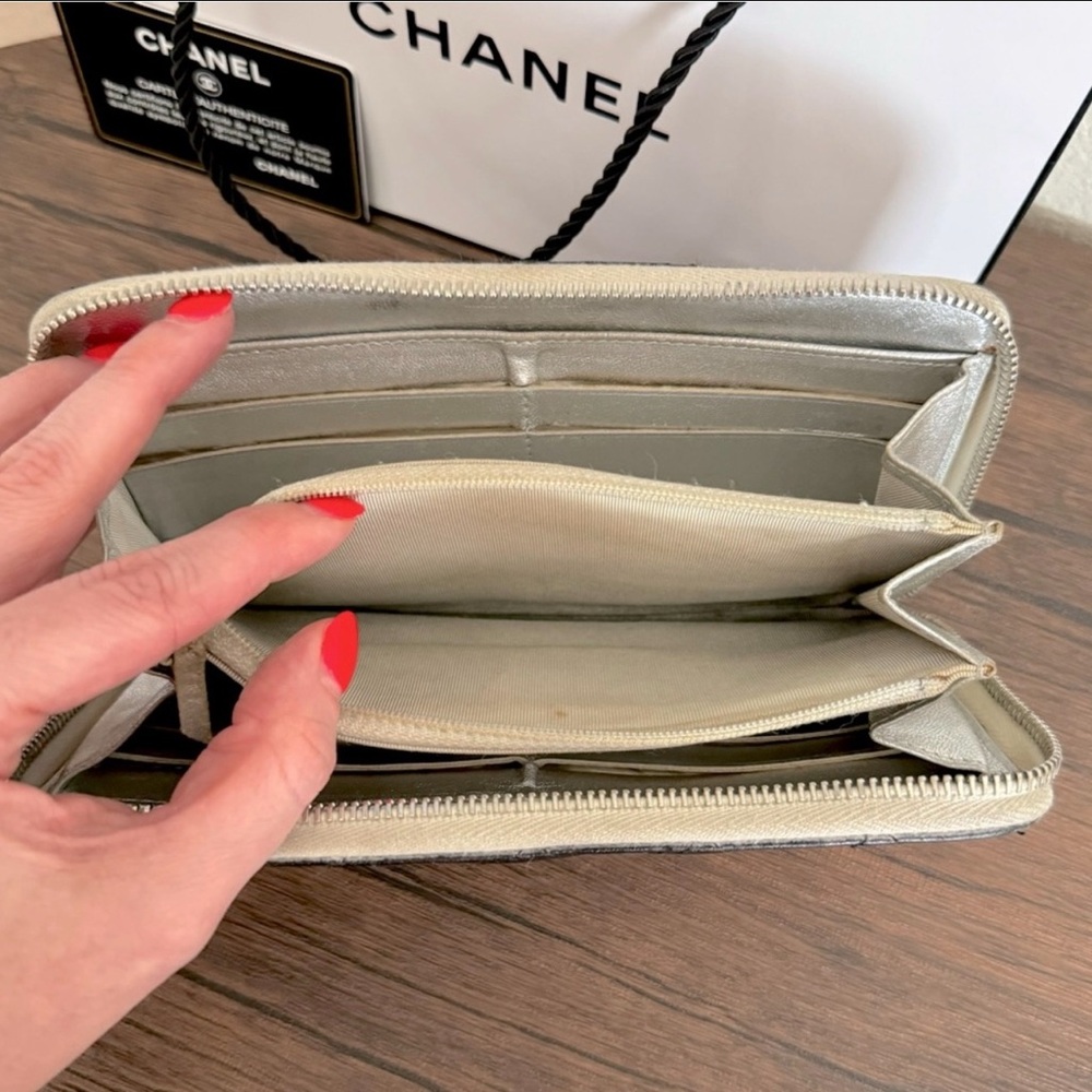 CHANEL Diamond Stitch Lambskin Leather Zip Around Wallet - Picture 6 of 7